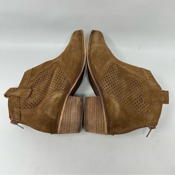 Susina Boots Sz 7 Brown Suede Perforated Ankle Zip Back Western Bootie - Picture 9 of 13